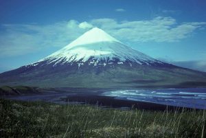 Godinanutshell 800px-Mount_Cleveland_volcano